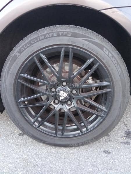 Mercedes Benz E 200 snizeno