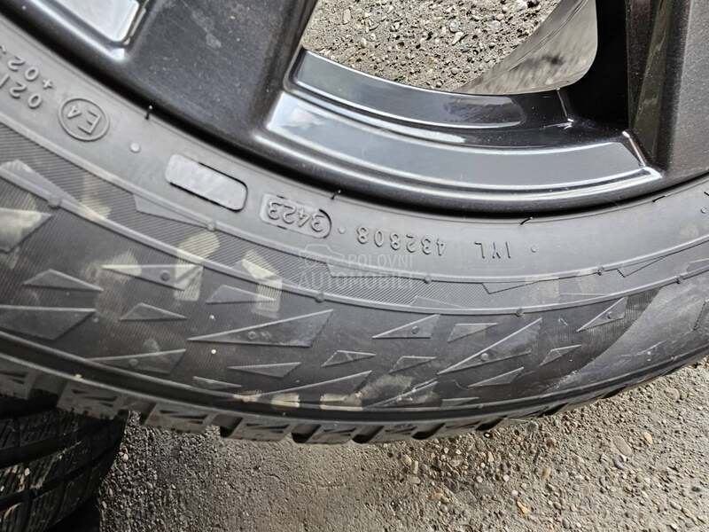 Nokian 275/50 R20 Zimska