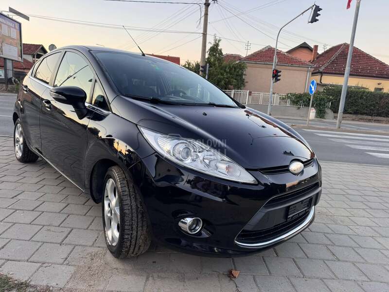 Ford Fiesta 1.4 BEN ŠVAJ NOV