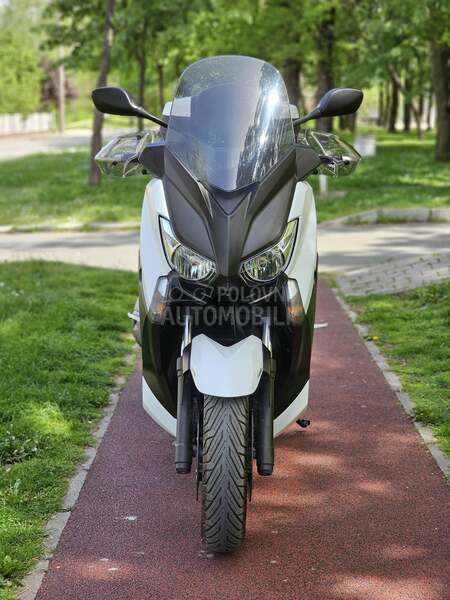 Yamaha X Max 400