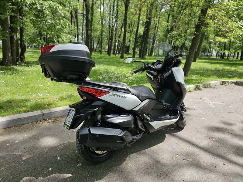 Yamaha X Max 400