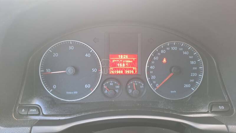 Volkswagen Golf 5 1,9 tdi n o v