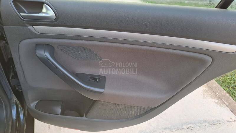 Volkswagen Golf 5 1,9 tdi n o v
