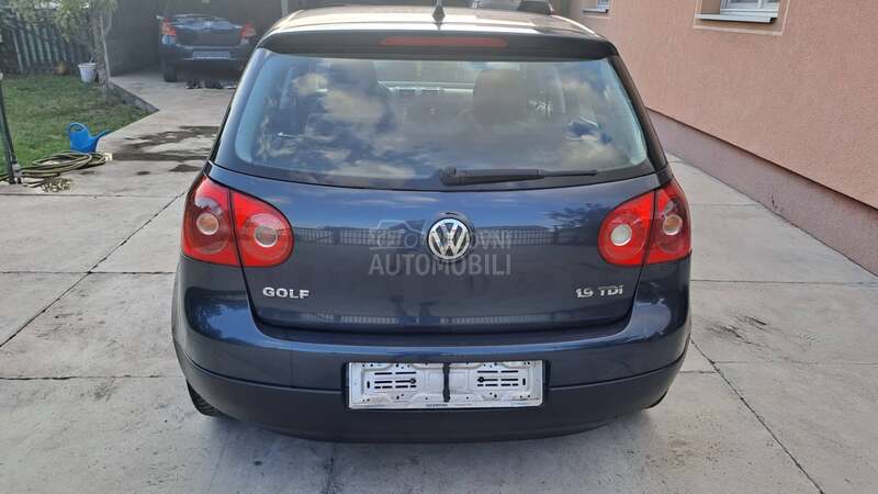 Volkswagen Golf 5 1,9 tdi n o v