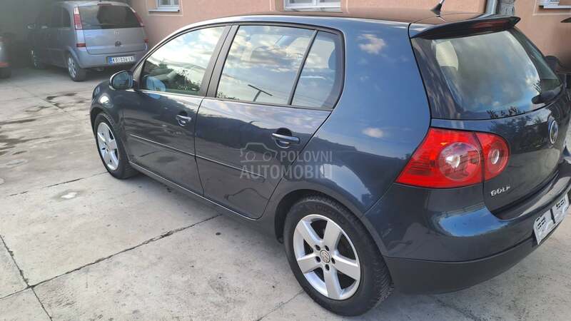 Volkswagen Golf 5 1,9 tdi n o v