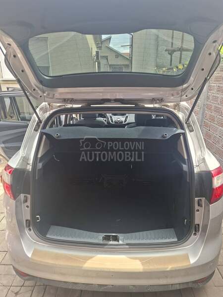 Ford C-Max 2013. god. -  kompletan auto u delovima