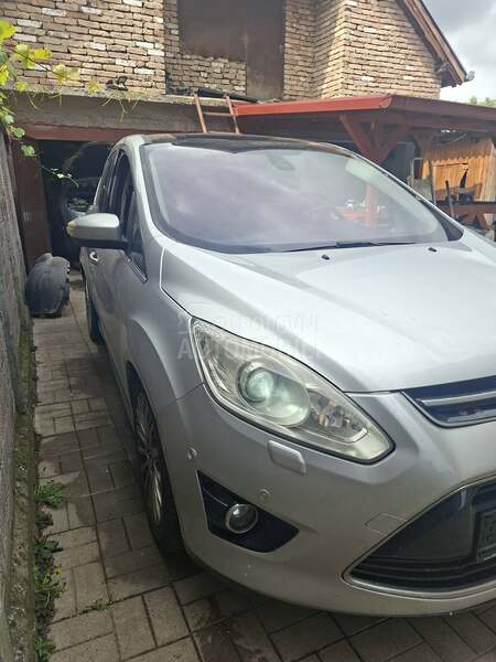 Ford C-Max 2013. god. -  kompletan auto u delovima