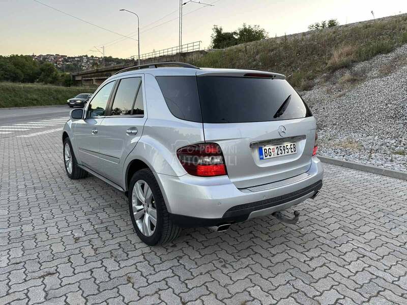 Mercedes Benz ML 320 
