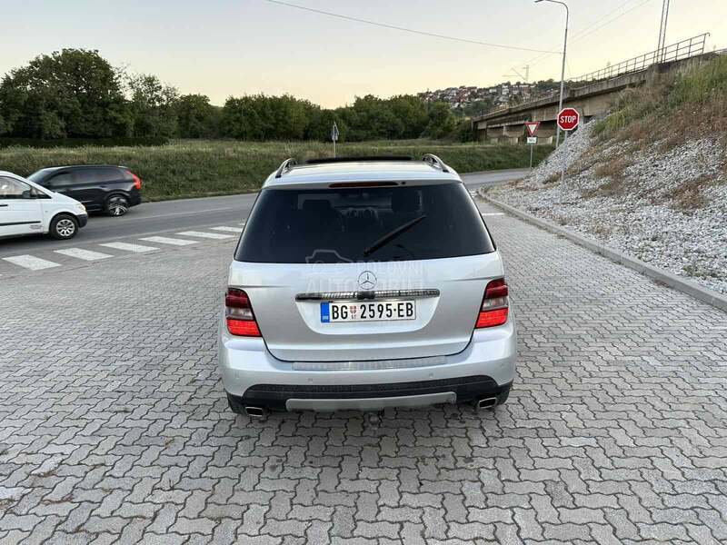 Mercedes Benz ML 320 