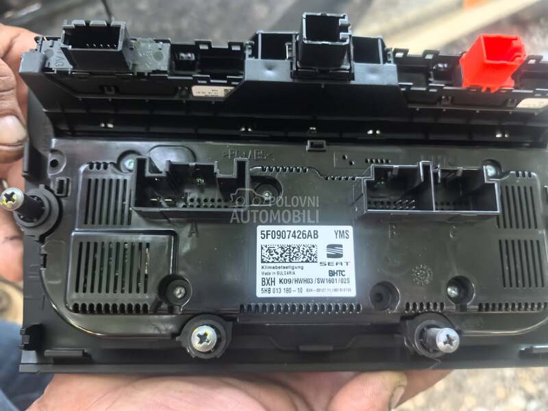 Seat Leon -  kompletan auto u delovima