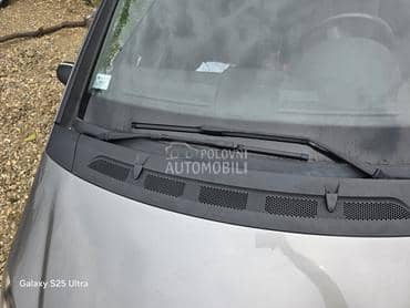 plastika na haubi A, B Kl za Mercedes Benz A Klasa, B Klasa od 2004. do 2011. god.