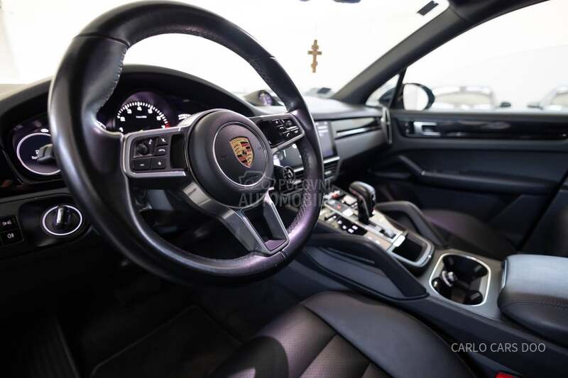 Porsche Cayenne e-Hybrid Rata od 800
