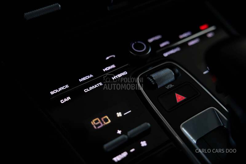 Porsche Cayenne e-Hybrid Rata od 800