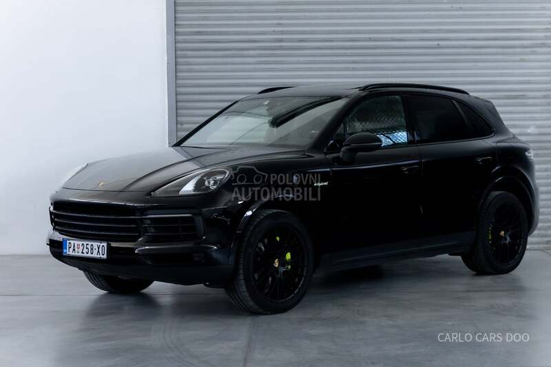 Porsche Cayenne e-Hybrid Rata od 800