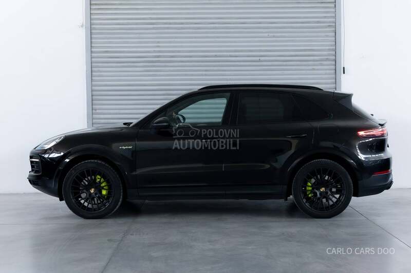 Porsche Cayenne e-Hybrid Rata od 800