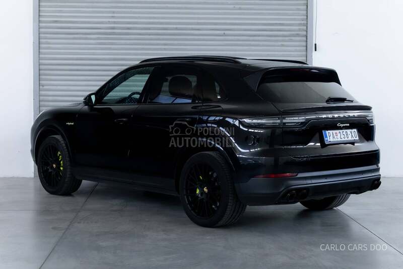 Porsche Cayenne e-Hybrid Rata od 800