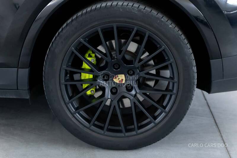 Porsche Cayenne e-Hybrid Rata od 800