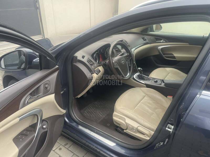 Opel Insignia 2010. god. -  kompletan auto u delovima