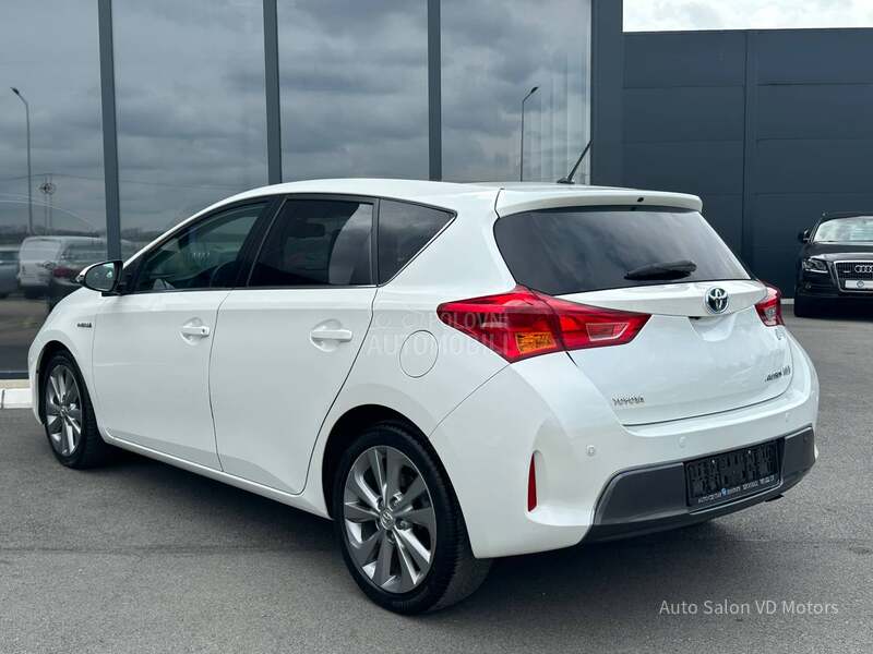 Toyota Auris 1.8 Hybrid Pano