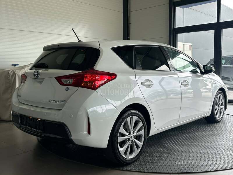 Toyota Auris 1.8 Hybrid Pano