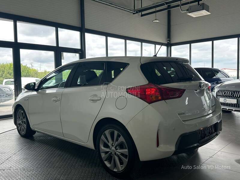 Toyota Auris 1.8 Hybrid Pano