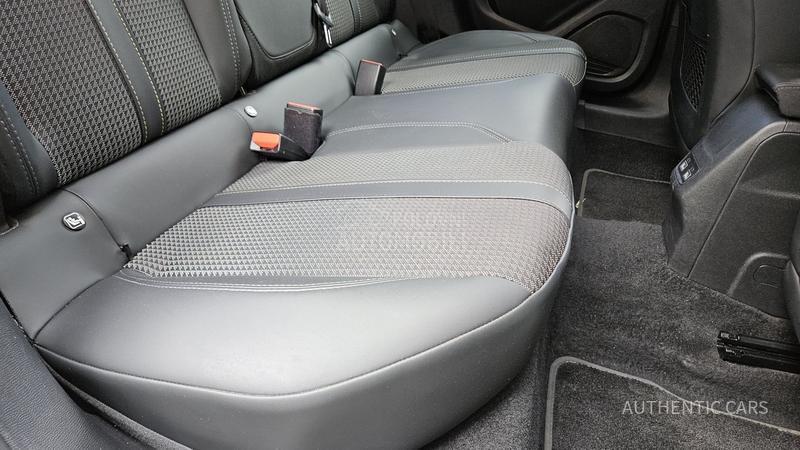 Peugeot 208 GT/3D/cam