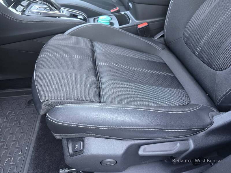 Opel Grandland TURBO AT