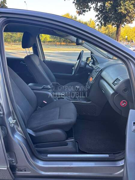 Mercedes Benz A 150 BLUE E. RESTYLING