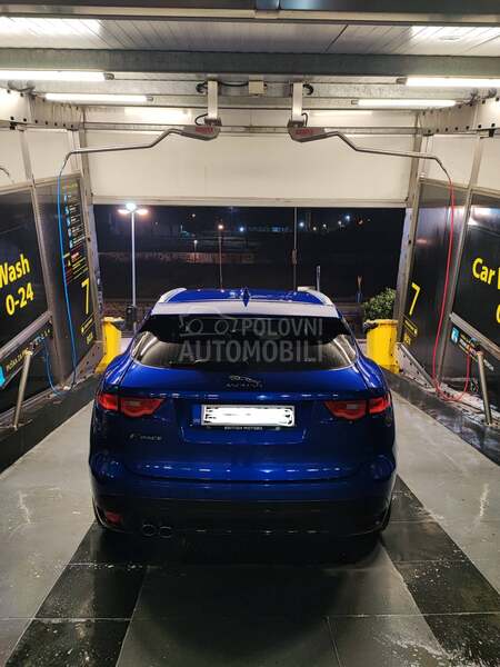 Jaguar F pace 