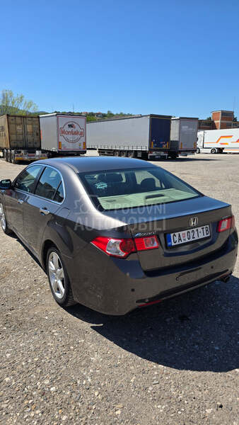 Honda Accord 2.0 4D ELEGANCE