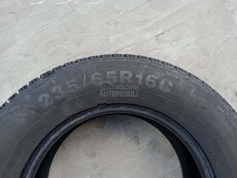 gume c za transportna vzila