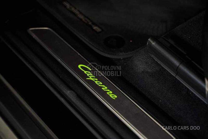 Porsche Cayenne Rata od 810e