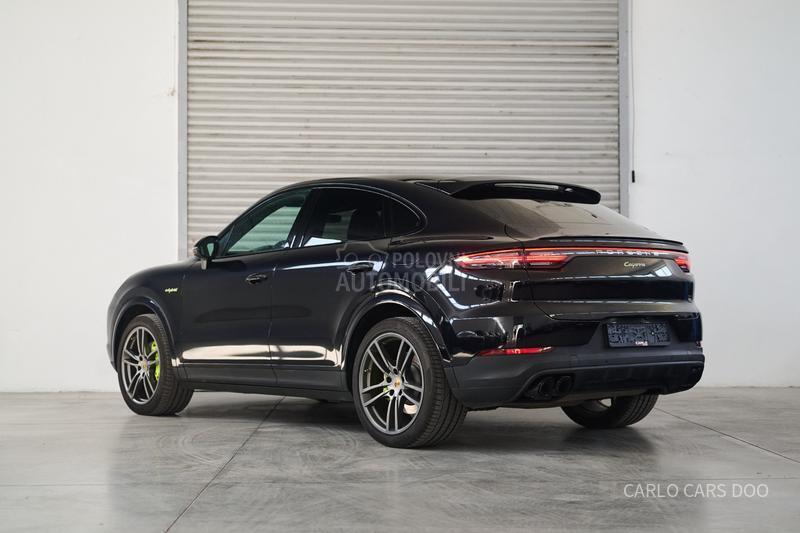 Porsche Cayenne Rata od 810e