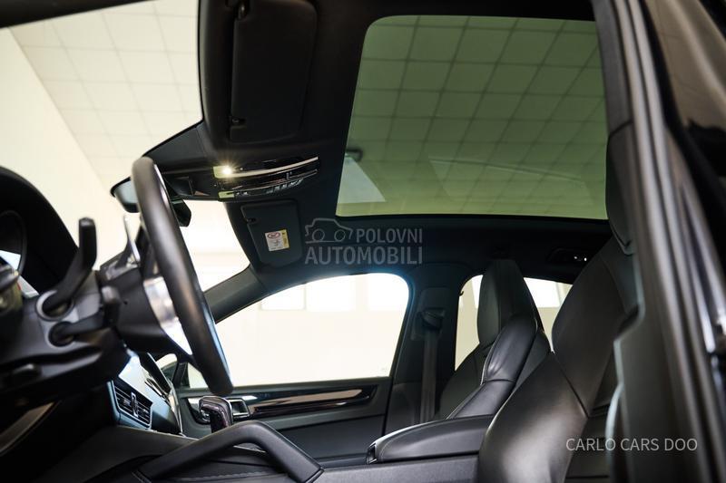 Porsche Cayenne Rata od 810e