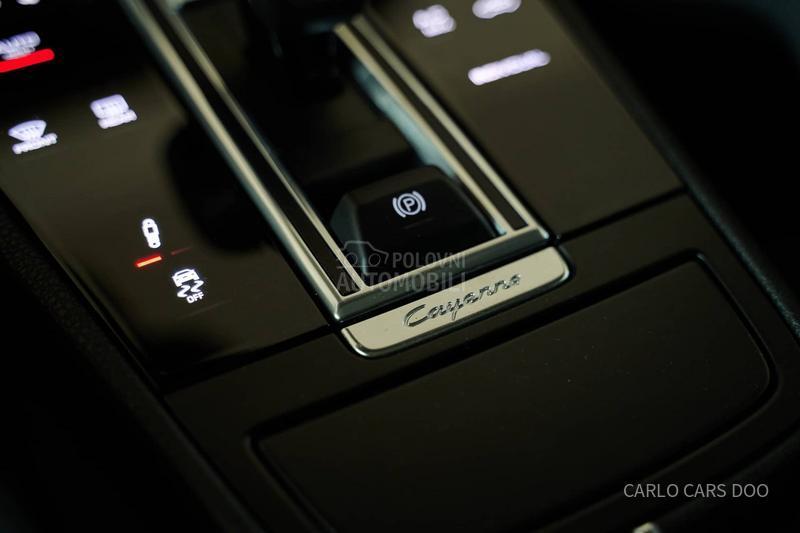 Porsche Cayenne Rata od 810e