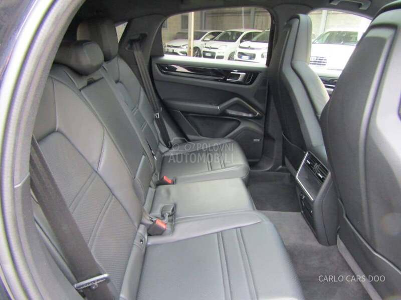Porsche Cayenne Rata od 810e