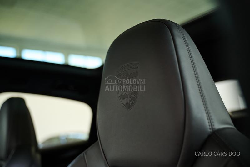 Porsche Cayenne Rata od 810e