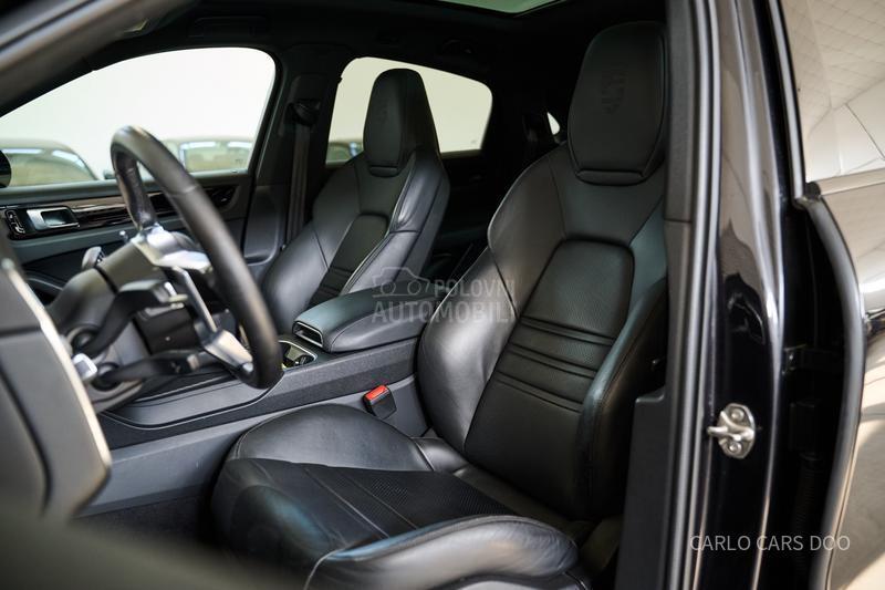 Porsche Cayenne Rata od 810e