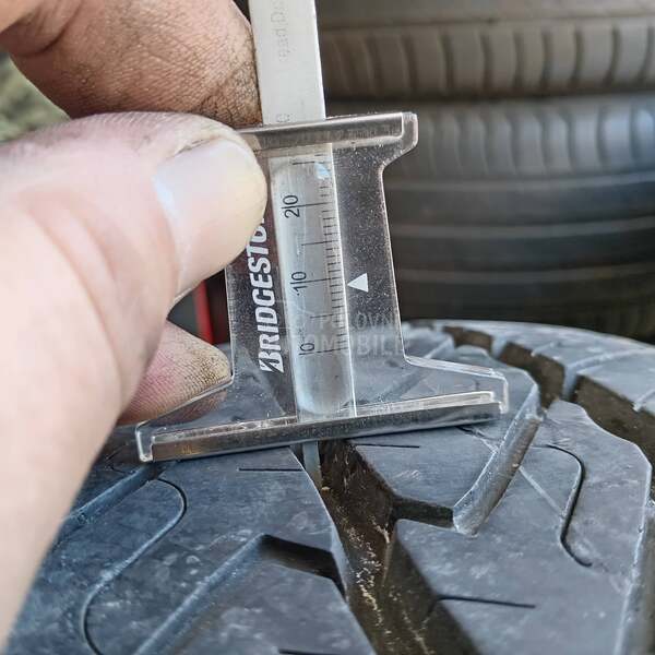 Dunlop 215/60 R17 Letnja
