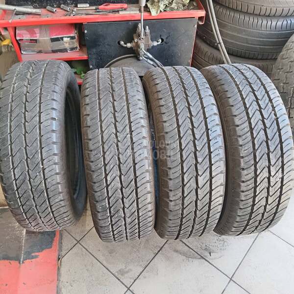 Dunlop 215/60 R17 Letnja