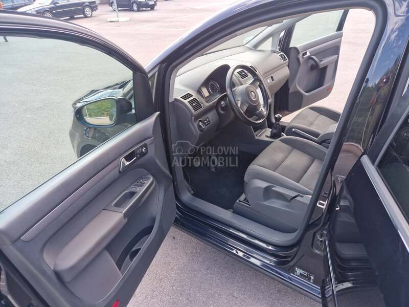 Volkswagen Touran 1.6 Tdi