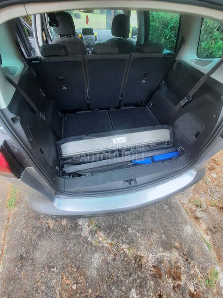Opel Zafira 
