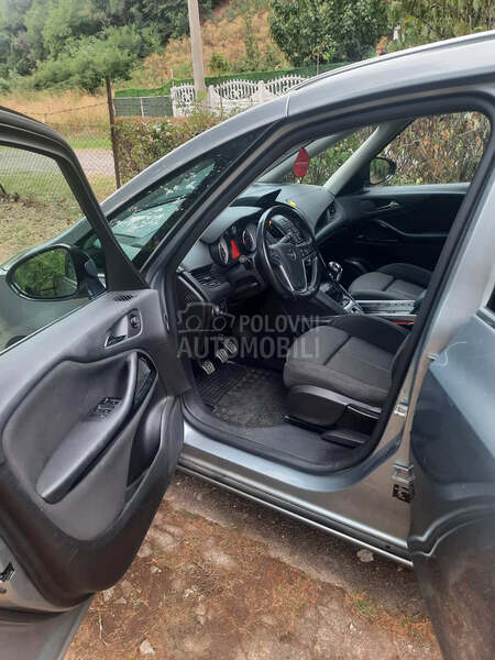 Opel Zafira 