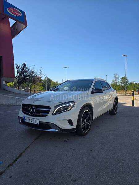 Mercedes Benz GLA 250 4matic AMG line