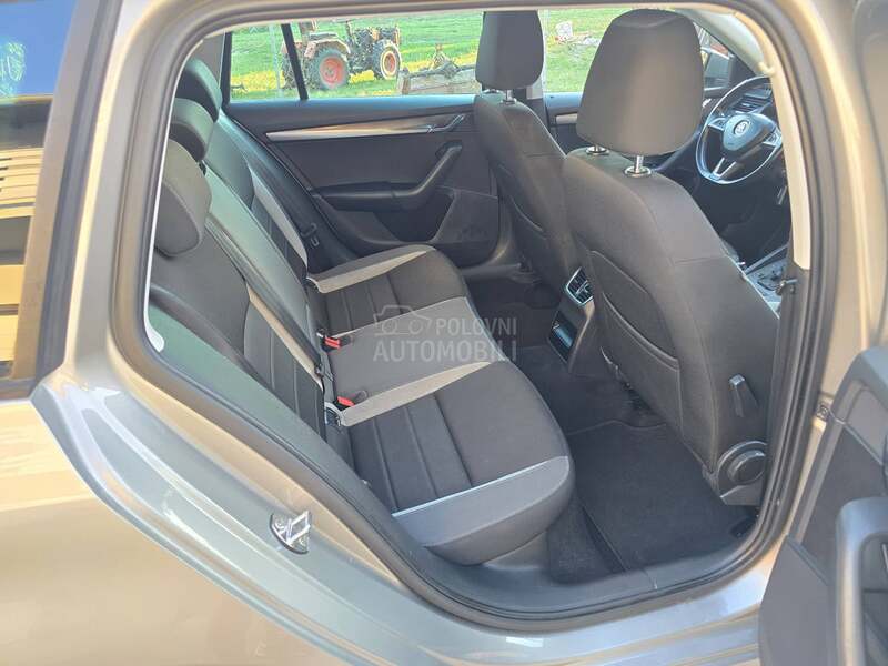 Škoda Octavia 1.6 TDI//DSG/JOY//