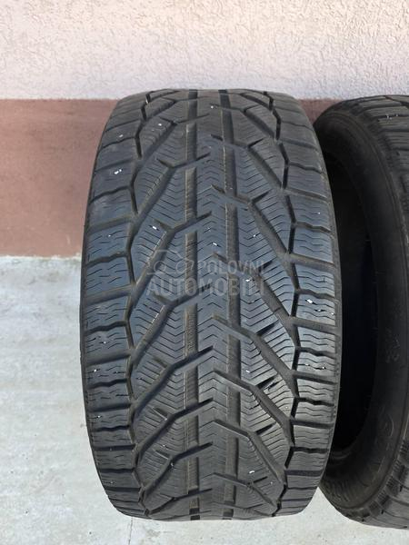 Taurus 275/40 R20 Zimska