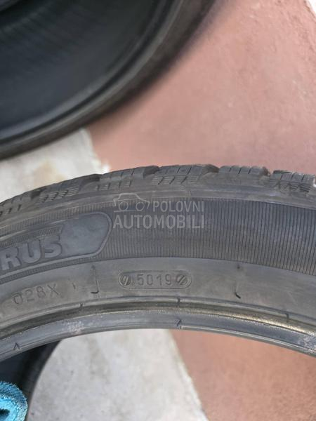 Taurus 275/40 R20 Zimska