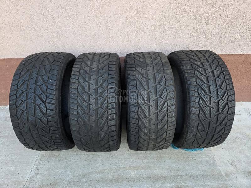 Taurus 275/40 R20 Zimska