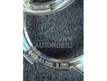 Znak u prednjoj masci za Audi A4, A5, RS4 ... od 2020. do 2024. god.