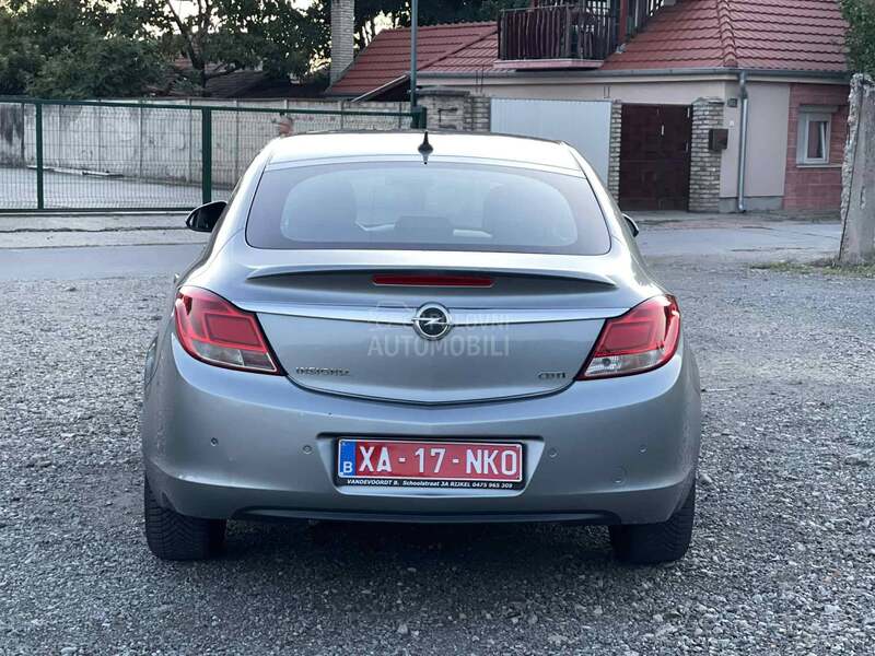 Opel Insignia 2.0CDTI SPORT